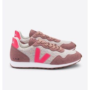 NWT Veja B-Mesh Sneakers in Cloudy Rose (EU 38)